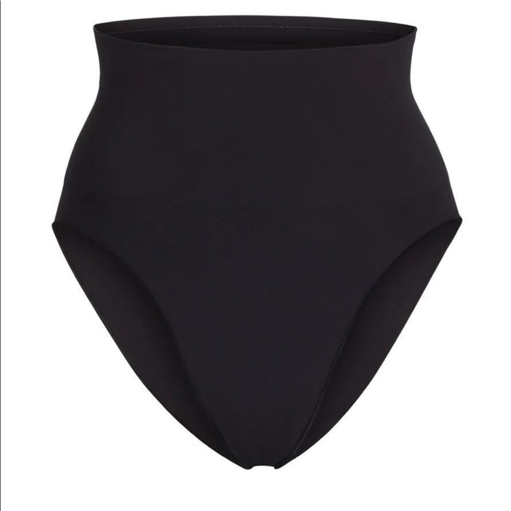 SKIMS Core Control Brief Onyx 4XL/5XL